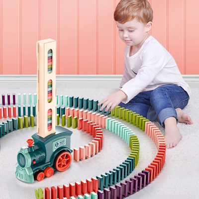 Elektryczne drewniane klocki domino dla dzieci Automatyczne układanie edukacyjne DIY
